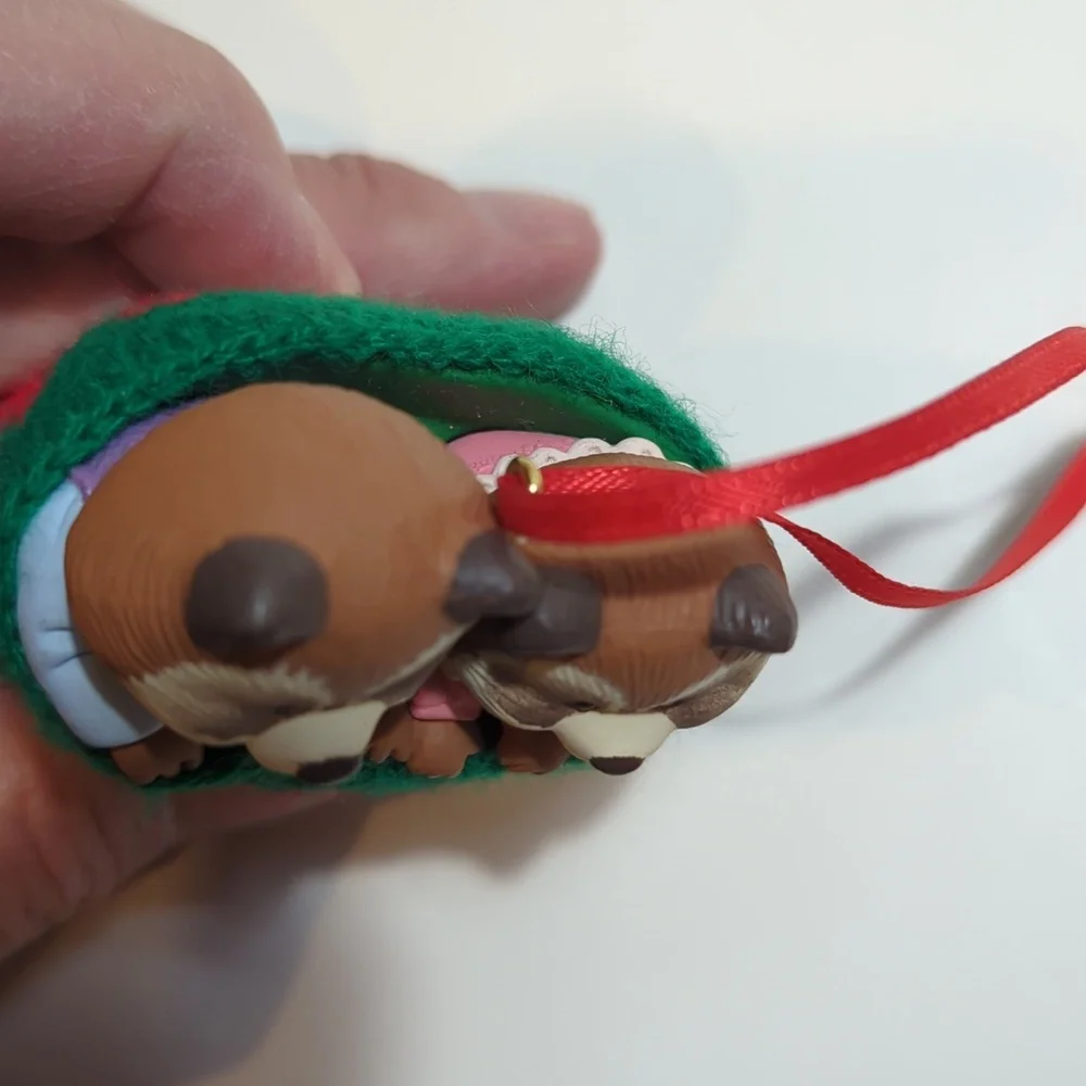 Hallmark 1990 Mom Dad Bears an 1991 Mom Dad Raccoons Crotchet Stocking Ornaments
